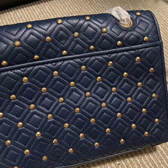SOLD New Tory Burch Fleming Stud Large Shoulder Bag Navy - Picture 2 of 12
